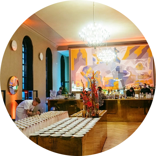 valkoinen-Sali_iso-juhlasali_salonki- parvi_terassi-Helsinki valkoinen-Sali_iso-juhlasali_salonki- parvi_terassi-Helsinki